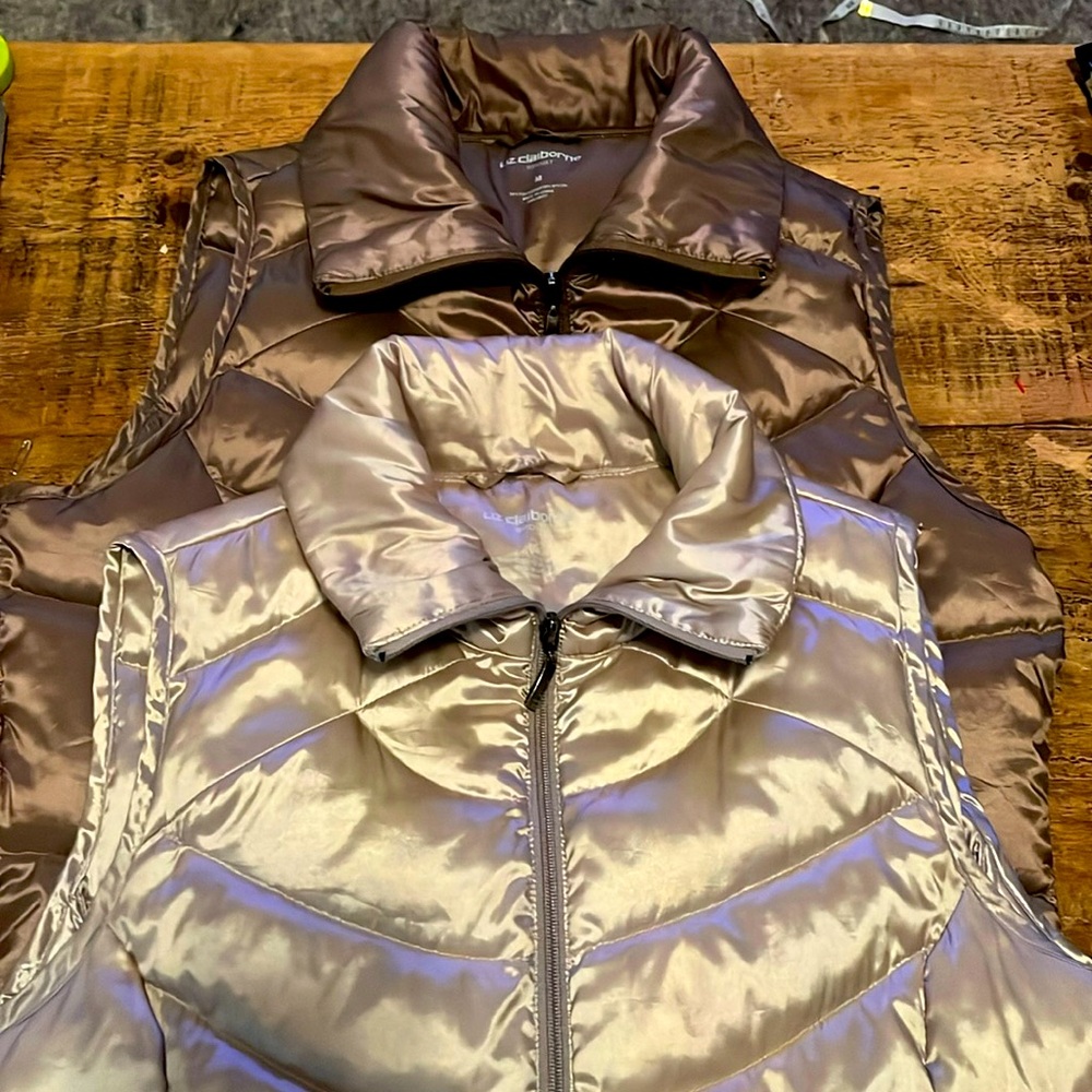 ***BUNDLE*** (2) Liz Claiborne DOWN puffer vests.Lightweight, metallic, soft.EUC